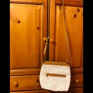 Michael Khors crossbody